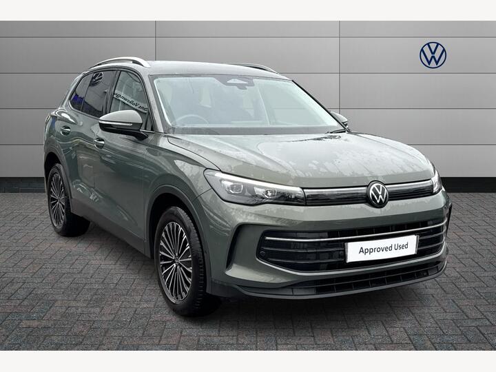 Volkswagen Tiguan 2.0 TDI Match DSG Euro 6 (s/s) 5dr Volkswagen Tiguan 2.0 TDI Match DSG Euro 6 (s/s) 5dr