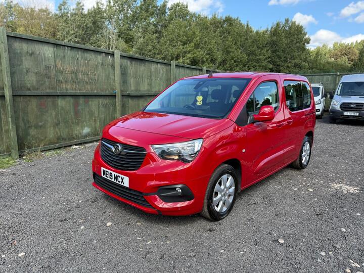Vauxhall Combo Life 1.2 Turbo Energy Euro 6 (s/s) 5dr (7 Seat) Vauxhall Combo Life 1.2 Turbo Energy Euro 6 (s/s) 5dr (7 Seat)