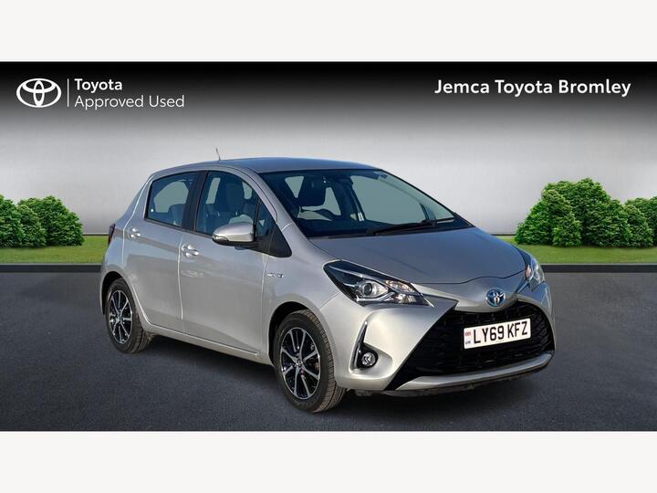 Toyota Yaris 1.5 VVT-h Icon Tech E-CVT Euro 6 (s/s) 5dr