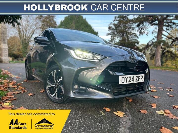 Toyota Yaris 1.5 VVT-h Design E-CVT Euro 6 (s/s) 5dr Toyota Yaris 1.5 VVT-h Design E-CVT Euro 6 (s/s) 5dr