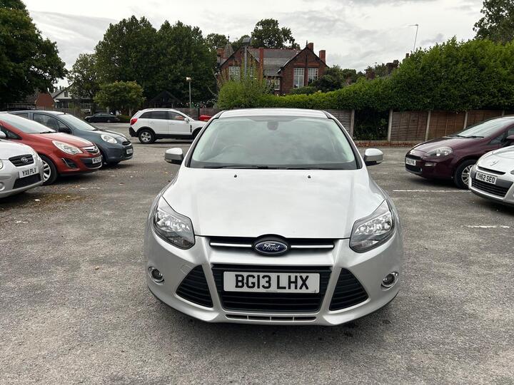 Ford Focus 1.0T EcoBoost Zetec Euro 5 (s/s) 5dr