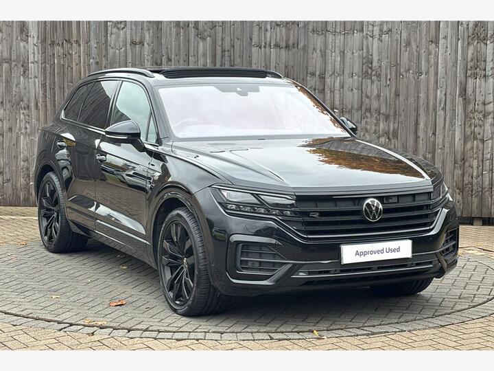 Volkswagen Touareg 3.0 TDI V6 Black Edition Tiptronic 4Motion Euro 6 (s/s) 5dr Volkswagen Touareg 3.0 TDI V6 Black Edition Tiptronic 4Motion Euro 6 (s/s) 5dr