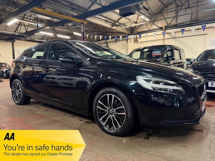 Volvo V40 2.0 T2 Momentum Euro 6 (s/s) 5dr