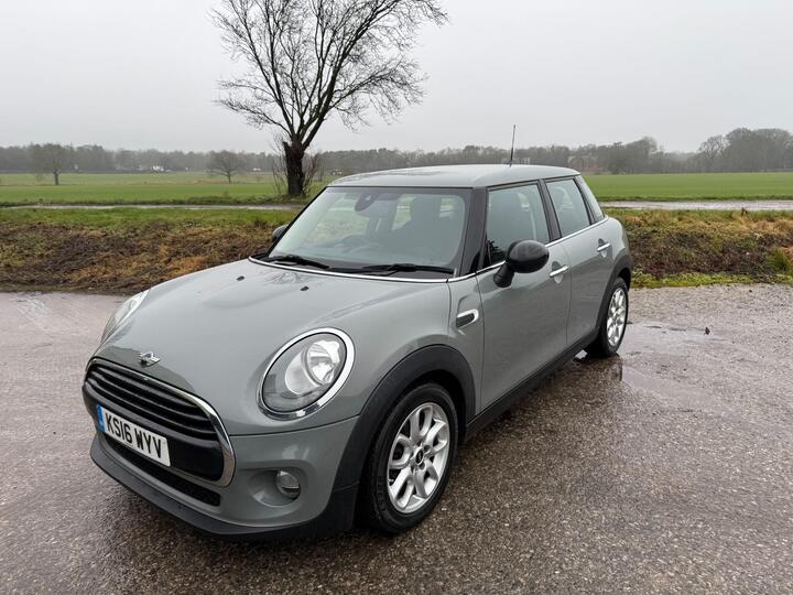 MINI Hatch 1.5 Cooper Auto Euro 6 (s/s) 5dr