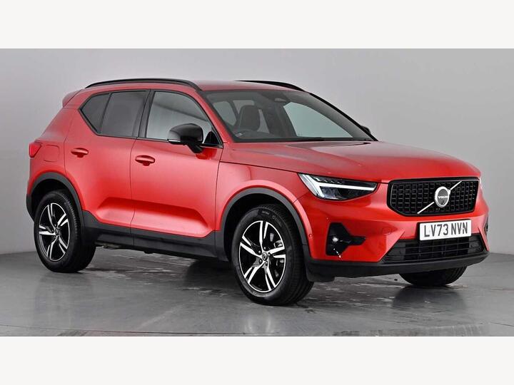Volvo XC40 2.0 B3 MHEV Plus Dark DCT Auto Euro 6 (s/s) 5dr