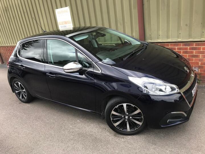 Peugeot 208 1.2 PureTech Allure Premium Euro 6 (s/s) 5dr Peugeot 208 1.2 PureTech Allure Premium Euro 6 (s/s) 5dr