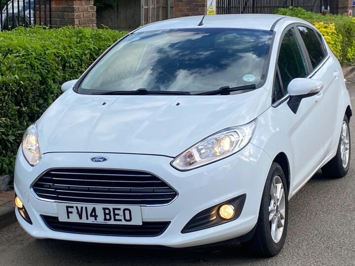 Ford Fiesta 1.0T EcoBoost Zetec Euro 5 (s/s) 5dr Ford Fiesta 1.0T EcoBoost Zetec Euro 5 (s/s) 5dr