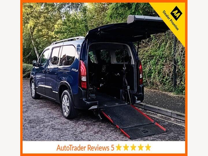Peugeot Rifter 1.2 PureTech Allure Long MPV EAT Euro 6 (s/s) 5dr Peugeot Rifter 1.2 PureTech Allure Long MPV EAT Euro 6 (s/s) 5dr