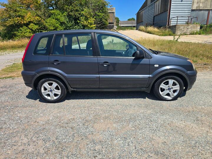 Ford Fusion 1.6 Zetec 5dr