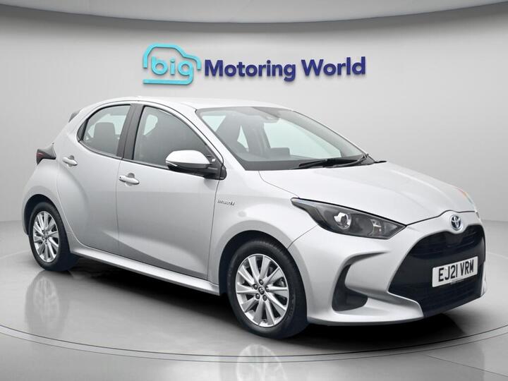 Toyota Yaris 1.5 VVT-h Icon E-CVT Euro 6 (s/s) 5dr Toyota Yaris 1.5 VVT-h Icon E-CVT Euro 6 (s/s) 5dr