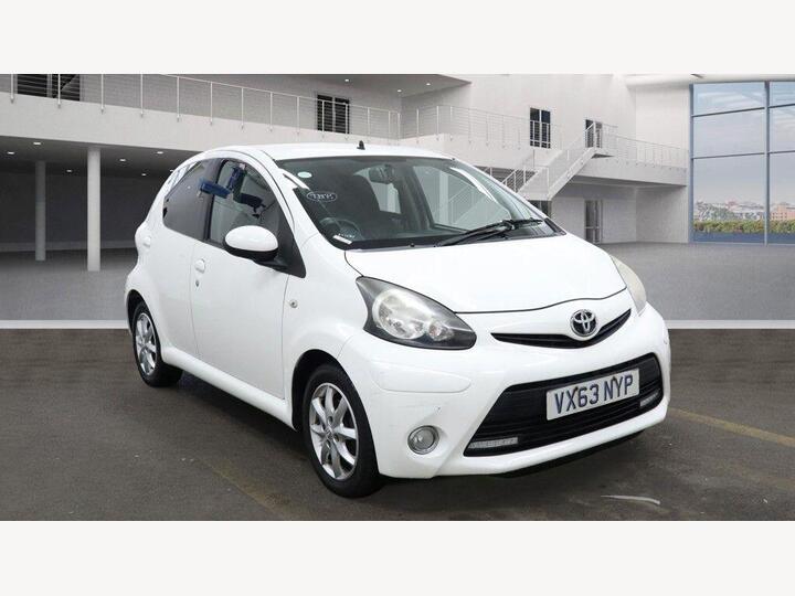 Toyota AYGO 1.0 VVT-i Mode Euro 5 5dr Toyota AYGO 1.0 VVT-i Mode Euro 5 5dr