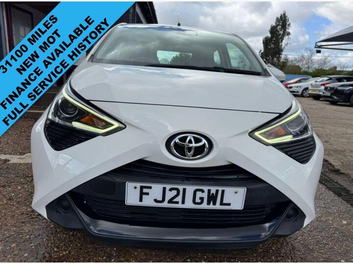 Toyota AYGO 1.0 VVT-i X-play Euro 6 5dr (Safety Sense)