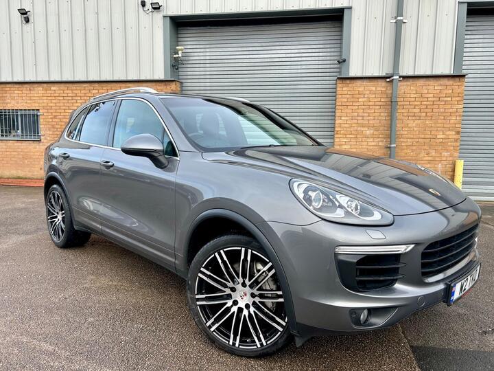 Porsche Cayenne 4.2 TD V8 S TiptronicS 4WD Euro 6 (s/s) 5dr Porsche Cayenne 4.2 TD V8 S TiptronicS 4WD Euro 6 (s/s) 5dr