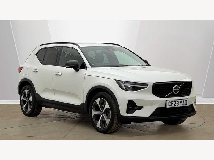 Volvo XC40 2.0 B3 MHEV Plus Dark DCT Auto Euro 6 (s/s) 5dr