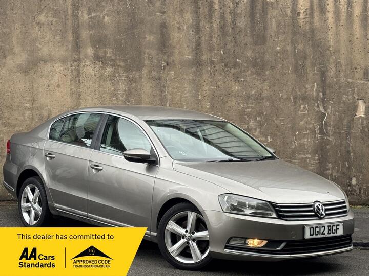 Volkswagen Passat 1.6 TDI BlueMotion Tech SE Euro 5 (s/s) 4dr Volkswagen Passat 1.6 TDI BlueMotion Tech SE Euro 5 (s/s) 4dr