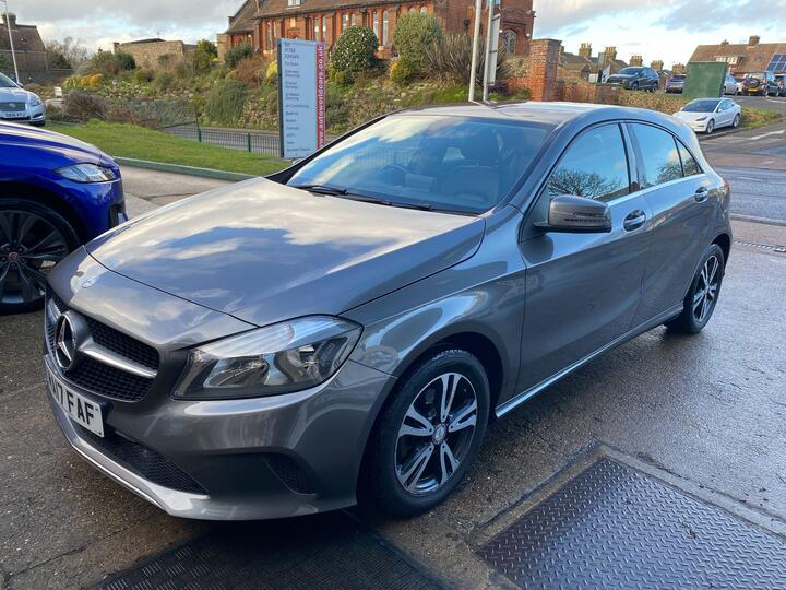 Mercedes-Benz A Class 1.5 A180d SE 7G-DCT Euro 6 (s/s) 5dr