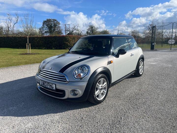 MINI HATCH 1.6 Cooper Auto Euro 5 3dr