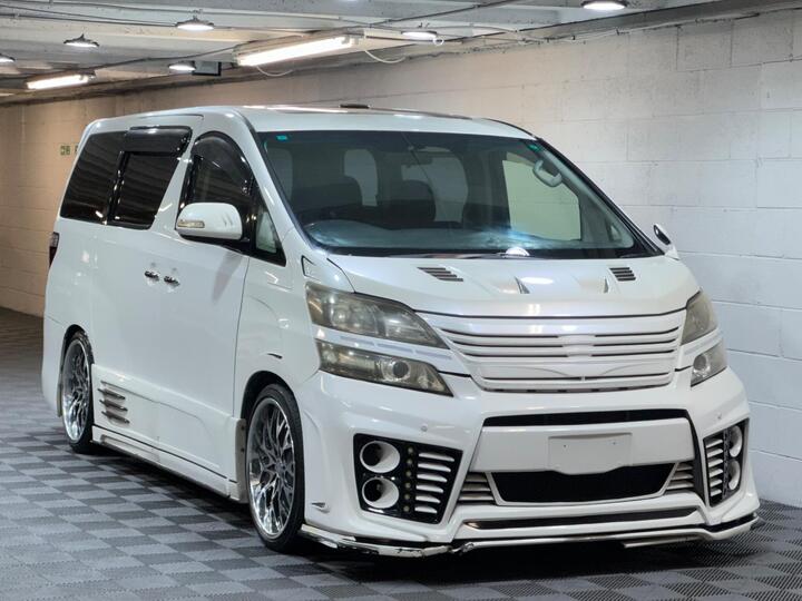 Toyota Vellfire 2.4Z Platinum Selection 8 Seats Show Car