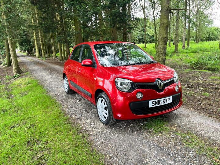 Renault Twingo 1.0 SCe Play Euro 6 5dr Renault Twingo 1.0 SCe Play Euro 6 5dr