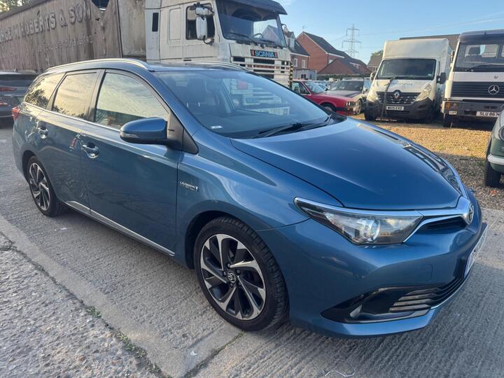 Toyota Auris 1.8 VVT-h Design Touring Sports CVT Euro 6 (s/s) 5dr