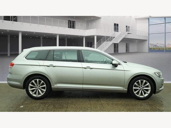 Volkswagen PASSAT 2.0 TDI BlueMotion Tech SE Business Euro 6 (s/s) 5dr Volkswagen PASSAT 2.0 TDI BlueMotion Tech SE Business Euro 6 (s/s) 5dr