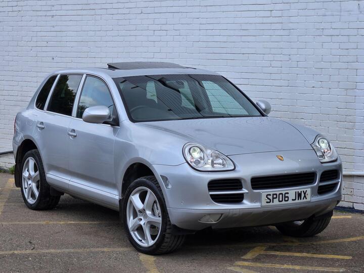 Porsche Cayenne 4.5 S Tiptronic S AWD 5dr