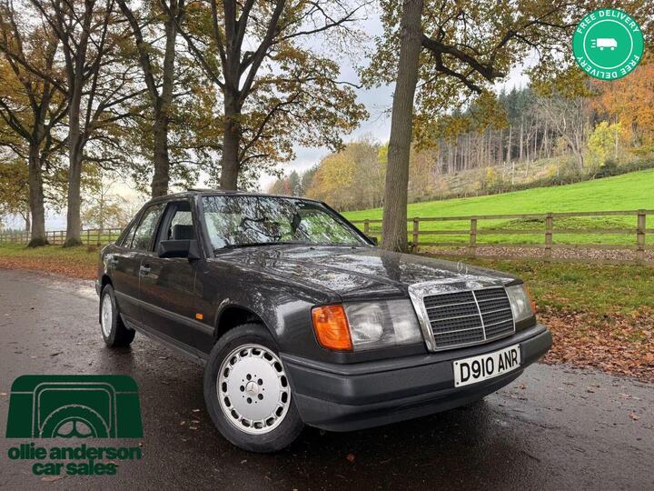 Mercedes-Benz 230 Black