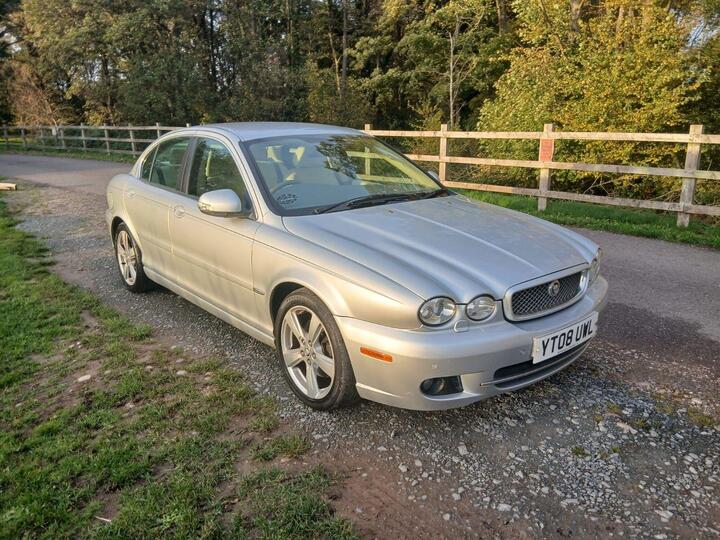 Jaguar X-Type 2.2D DPF SE 4dr Jaguar X-Type 2.2D DPF SE 4dr