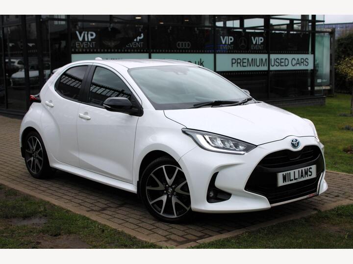 Toyota Yaris 1.5 VVT-h Dynamic E-CVT Euro 6 (s/s) 5dr