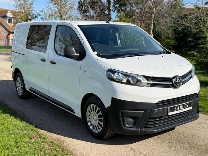 Toyota PROACE 2.0D Icon Medium Crew Van MWB Euro 6 (s/s) 6dr (6 Seat)