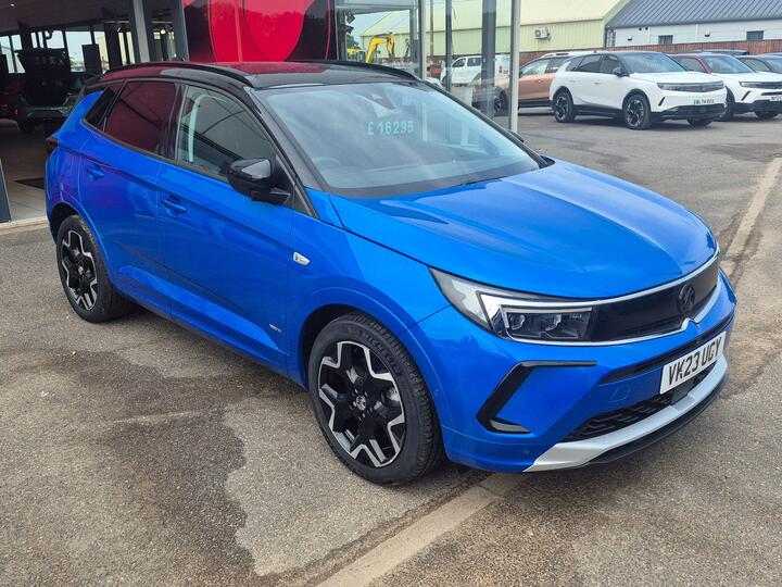Vauxhall Grandland 1.6 14.2kWh Ultimate Auto Euro 6 (s/s) 5dr
