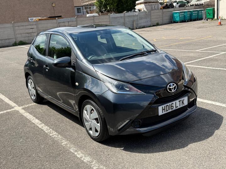 Toyota AYGO 1.0 VVT-i X-play X-shift Euro 6 5dr