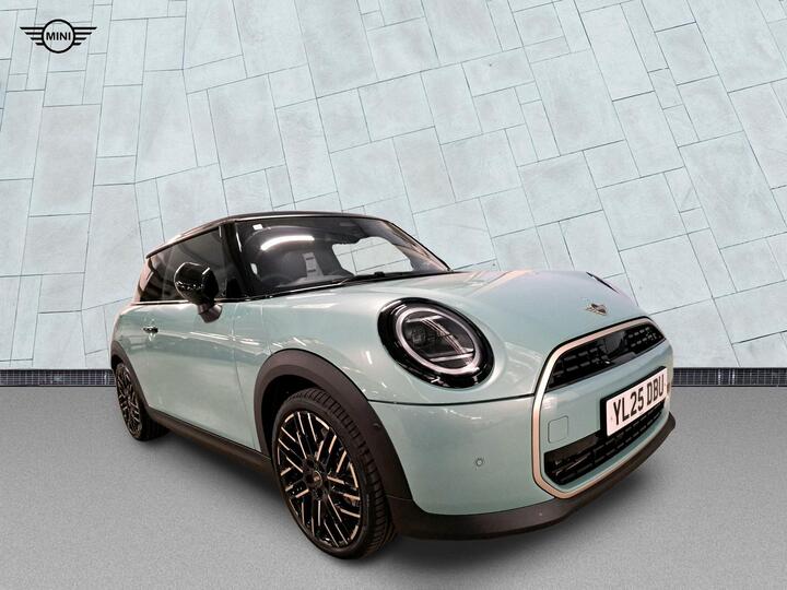 MINI Cooper 1.5C Exclusive Steptronic Euro 6 (s/s) 3dr