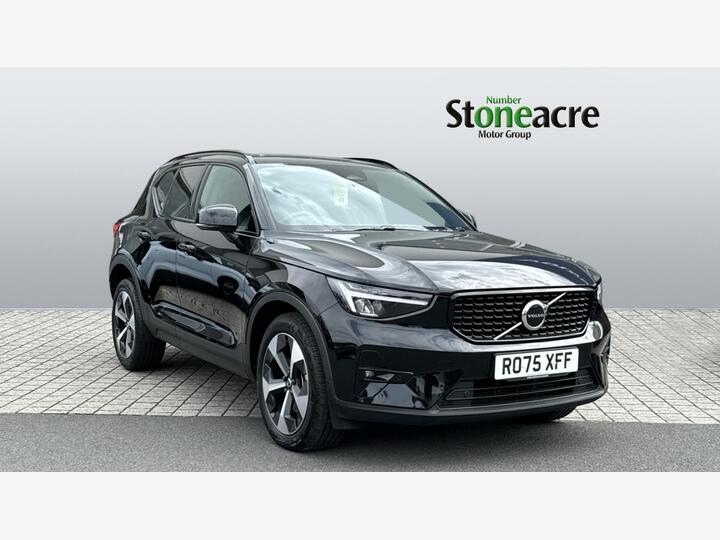 Volvo XC40 2.0 B4 MHEV Plus Dark DCT Auto Euro 6 (s/s) 5dr