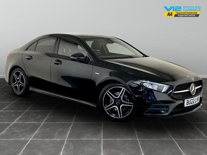 Mercedes-Benz A Class 1.3 A180 AMG Line Edition (Executive) 7G-DCT Euro 6 (s/s) 4dr Mercedes-Benz A Class 1.3 A180 AMG Line Edition (Executive) 7G-DCT Euro 6 (s/s) 4dr