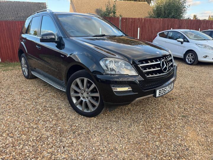 Mercedes-Benz M Class 3.0 ML300 CDI V6 BlueEfficiency Grand Edition G-Tronic 4WD Euro 5 5dr
