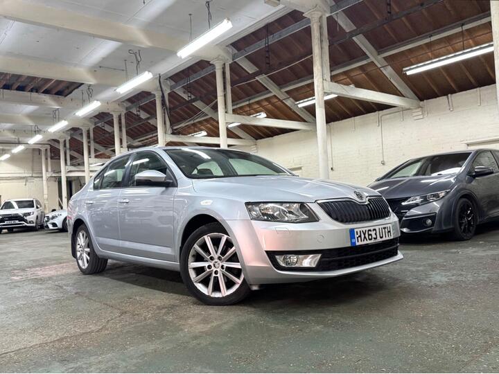 Skoda Octavia 1.6 TDI Elegance DSG Euro 5 (s/s) 5dr