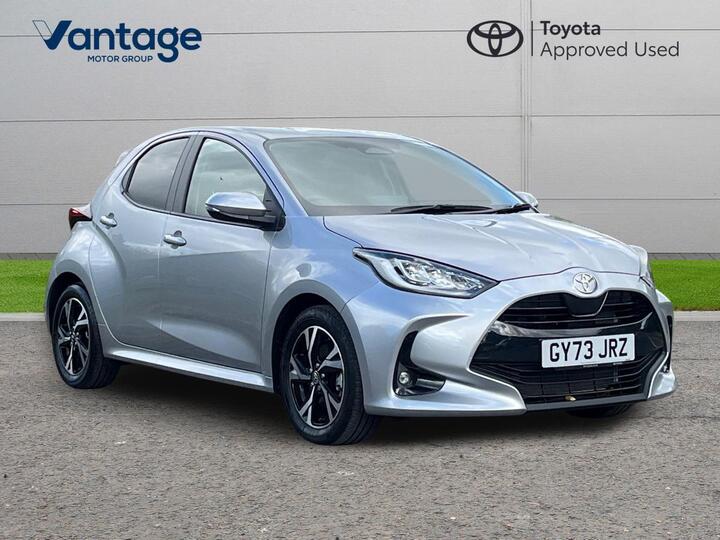 Toyota Yaris 1.5 VVT-h Design E-CVT Euro 6 (s/s) 5dr