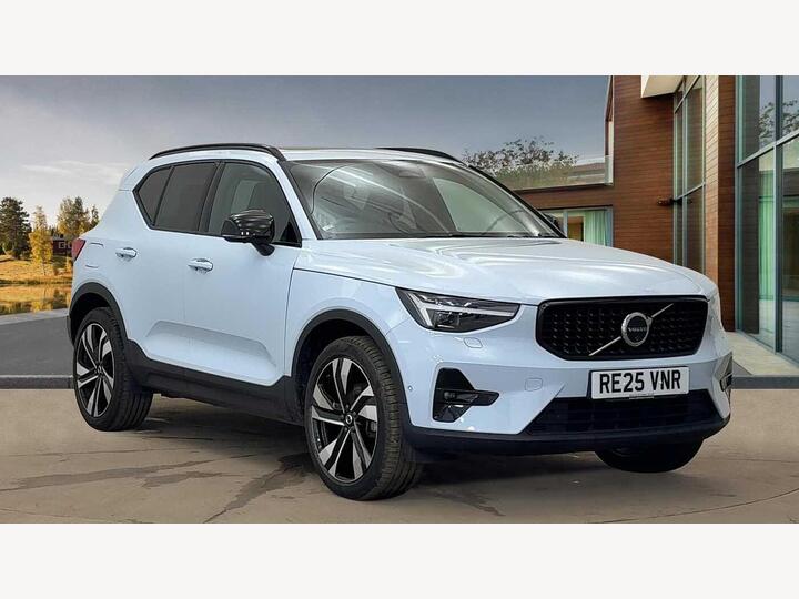 Volvo XC40 2.0 B3 MHEV Ultra Dark DCT Auto Euro 6 (s/s) 5dr
