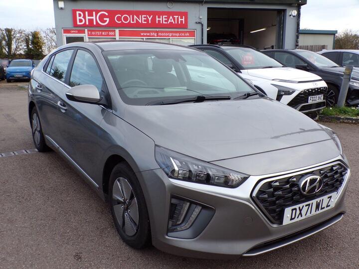 Hyundai IONIQ 1.6 H-GDi Premium DCT Euro 6 (s/s) 5dr Hyundai IONIQ 1.6 H-GDi Premium DCT Euro 6 (s/s) 5dr