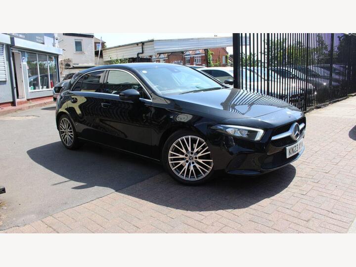 Mercedes-Benz A-CLASS 1.3 A180 Sport (Executive) 7G-DCT Euro 6 (s/s) 5dr Mercedes-Benz A-CLASS 1.3 A180 Sport (Executive) 7G-DCT Euro 6 (s/s) 5dr