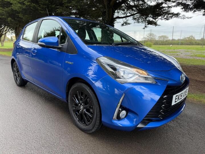 Toyota Yaris 1.5 VVT-h Icon Tech E-CVT Euro 6 (s/s) 5dr
