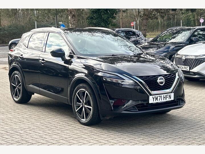 Nissan Qashqai 1.3 DIG-T MHEV Tekna Euro 6 (s/s) 5dr Nissan Qashqai 1.3 DIG-T MHEV Tekna Euro 6 (s/s) 5dr