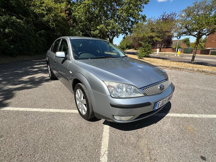 Ford Mondeo 1.8 Silver 5dr