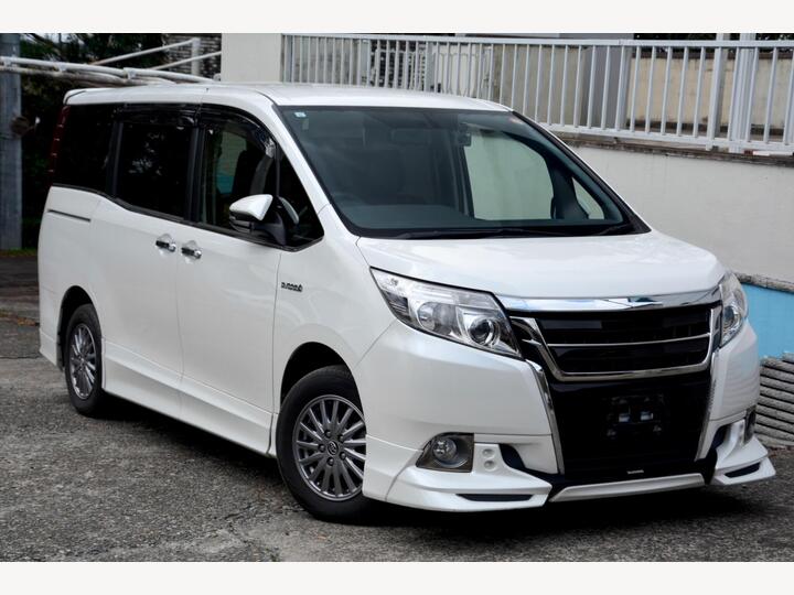 Toyota Esquire 1.8 Hybrid Gi Edition - Leather