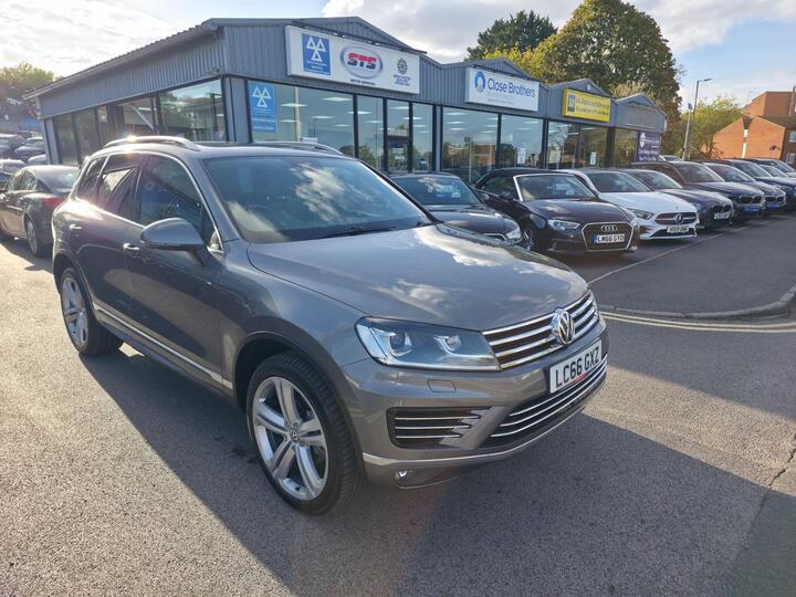 Volkswagen Touareg 3.0 TDI V6 BlueMotion Tech R-Line Plus Tiptronic 4WD Euro 6 (s/s) 5dr
