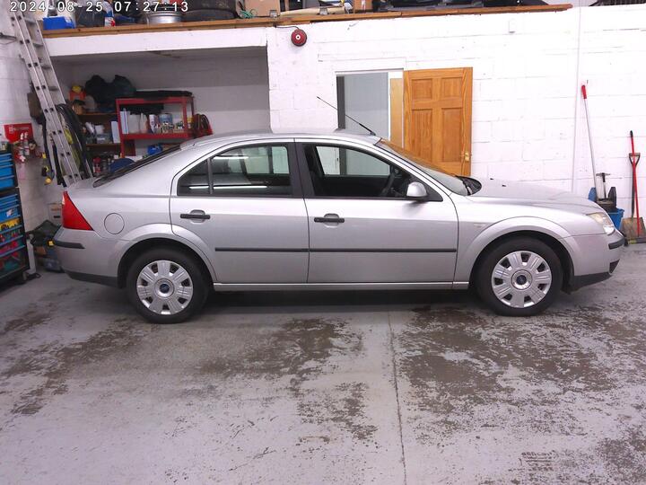 Ford Mondeo 1.8 LX 5dr