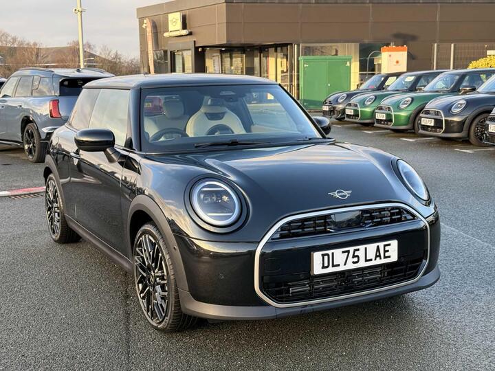 MINI Hatch 1.5C Exclusive Steptronic Euro 6 (s/s) 3dr
