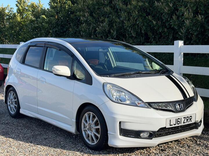 Honda Fit 1.5 RS PETROL AUTOMATIC