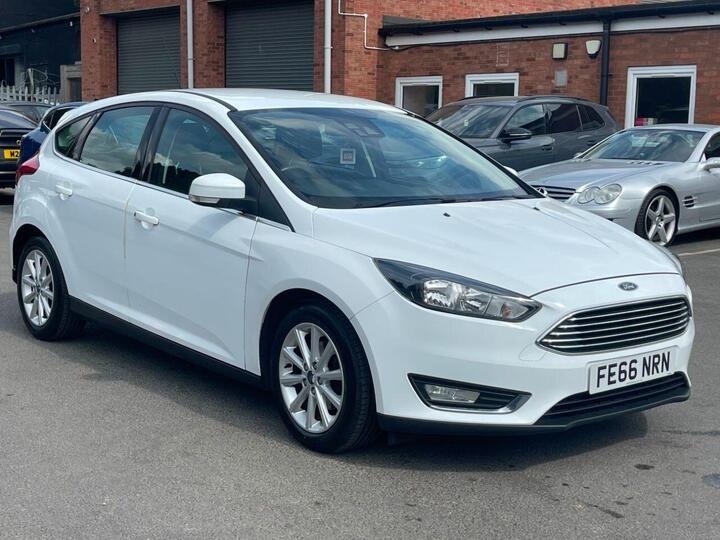 Ford FOCUS 1.0T EcoBoost Titanium Auto Euro 6 (s/s) 5dr